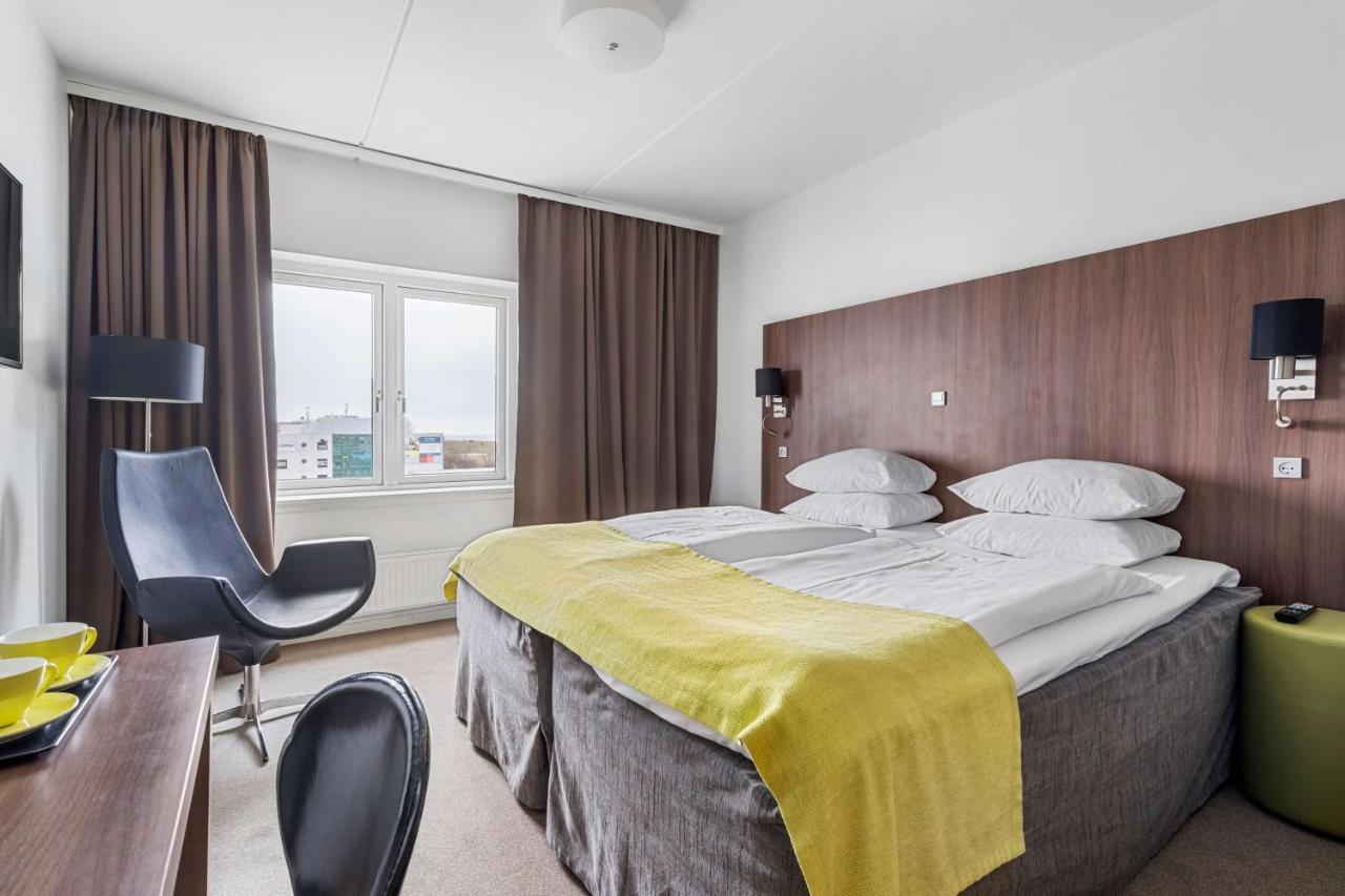 Hotel Park By Radisson Airport 3*