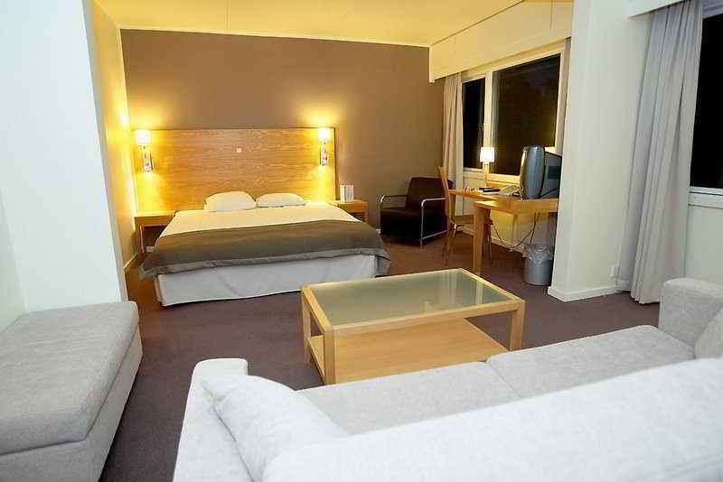 Park By Radisson Airport 3*