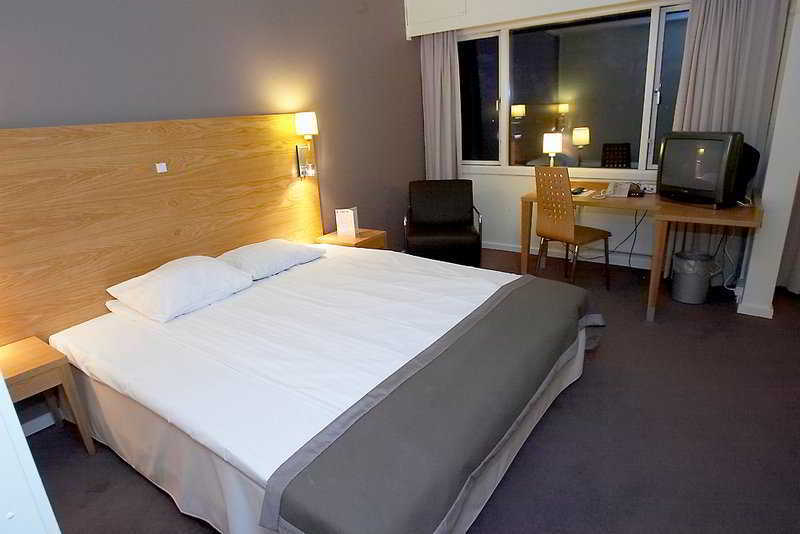 Park By Radisson Airport 3*
